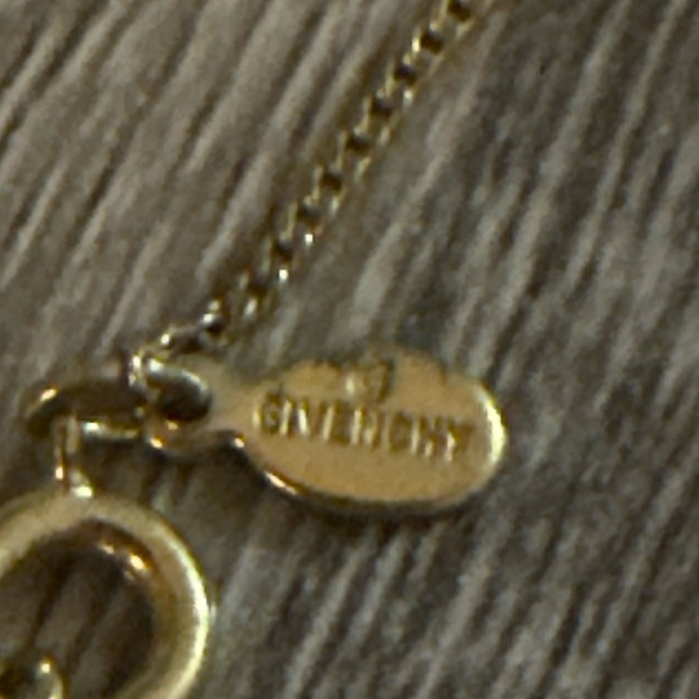 GIVENCHY Necklace - Picture 7 of 9
